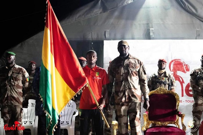 QG des Forces spéciales : le Chef Suprême des armées remet officiellement le tricolore au Syli national